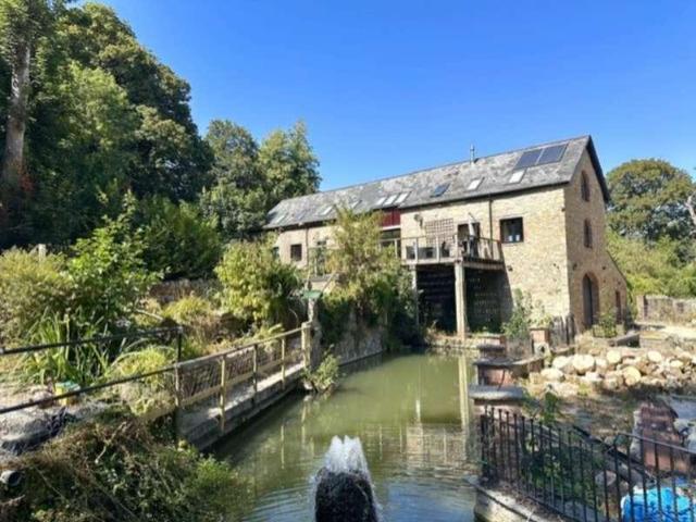 4 bed house to rent