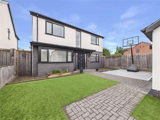 4 bed house to rent