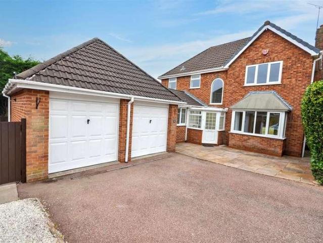 4 bed house to rent