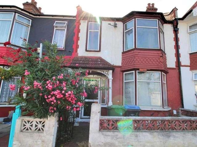 4 bed house to rent