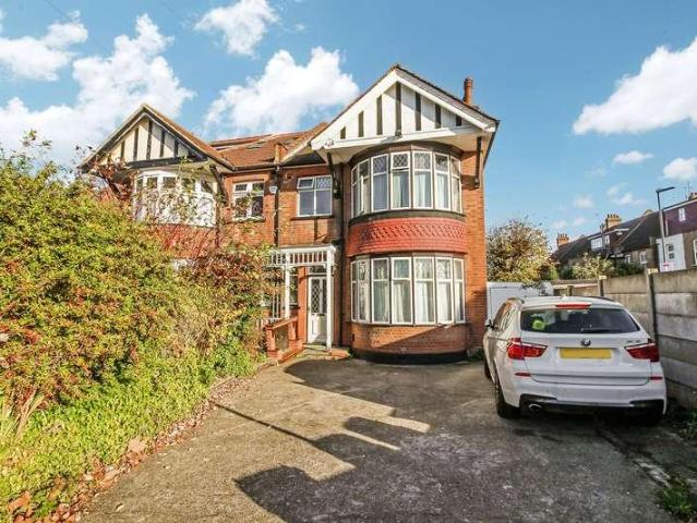4 bed house to rent