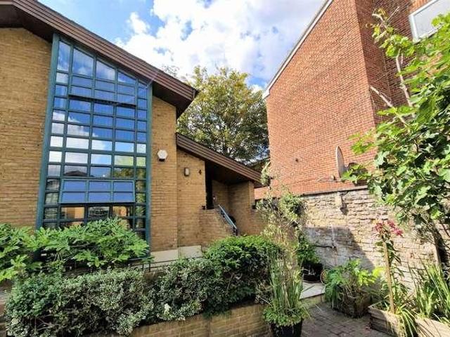 4 bed house to rent
