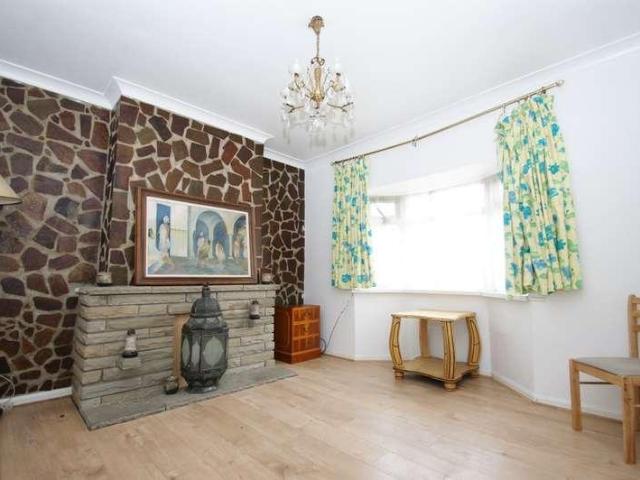4 bed house to rent