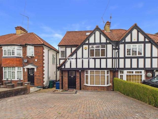 4 bed house to rent
