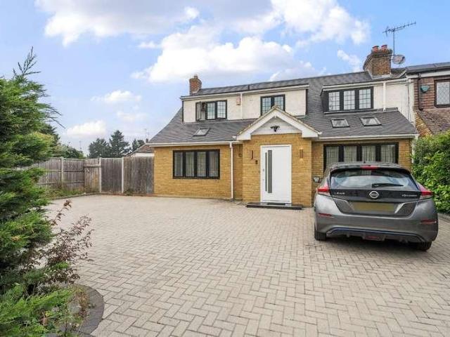 4 bed house to rent