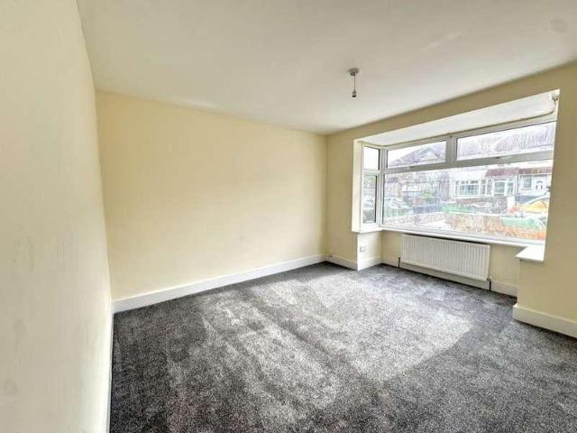 4 bed house to rent