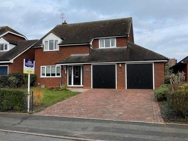 4 bed house to rent