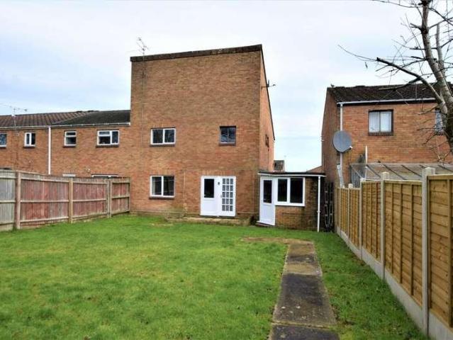 4 bed house to rent
