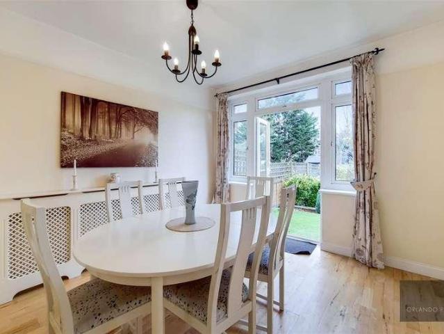 4 bed house to rent