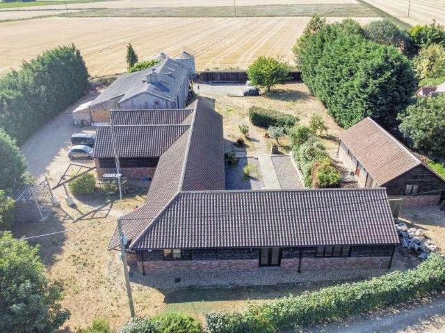 4 bed house to rent