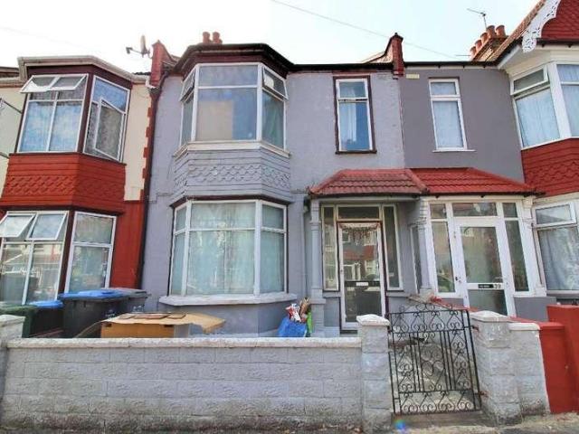 4 bed house to rent