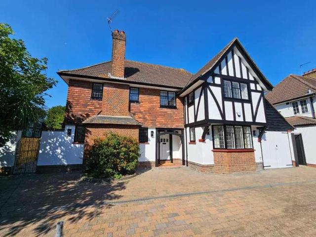 4 bed house to rent