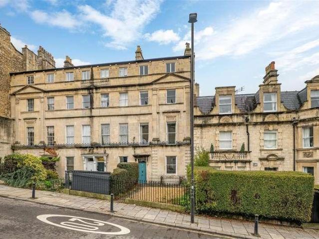 4 bed house to rent