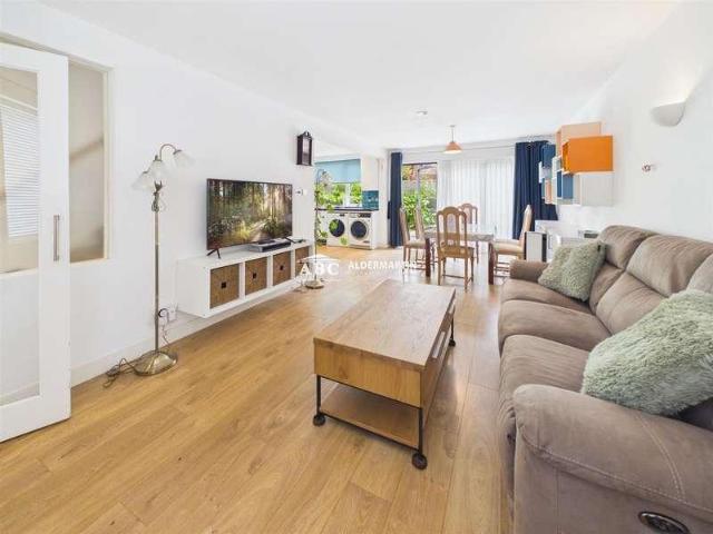 4 bed house to rent