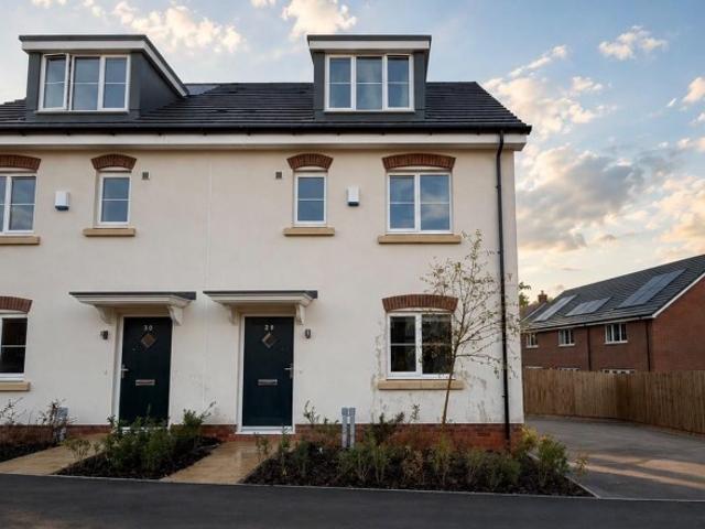 4 BED House To rent