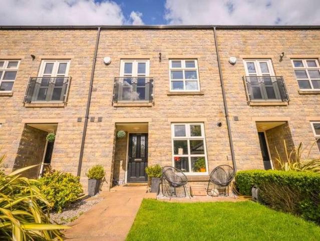 4 bed house to rent