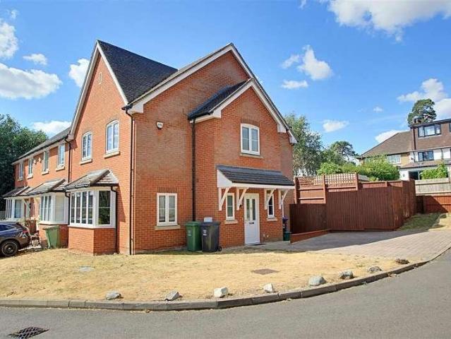 4 bed house to rent