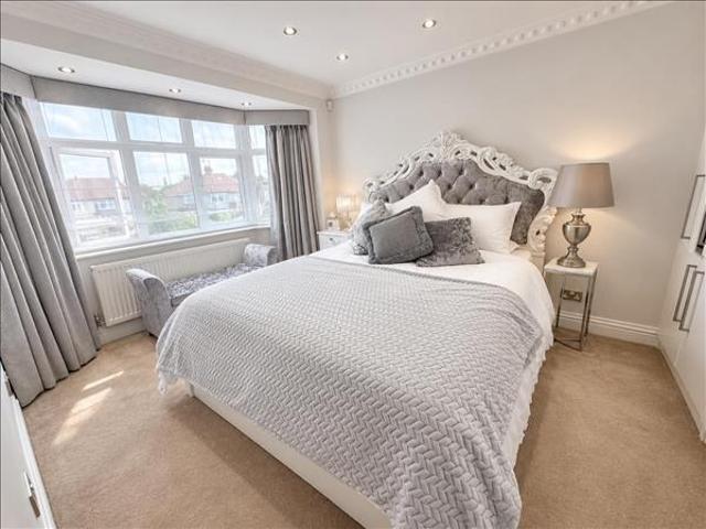 4 bed house to rent