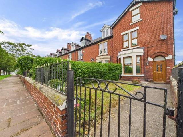 4 bed house to rent