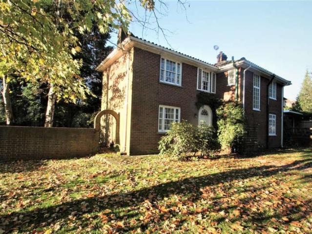 4 bed house to rent