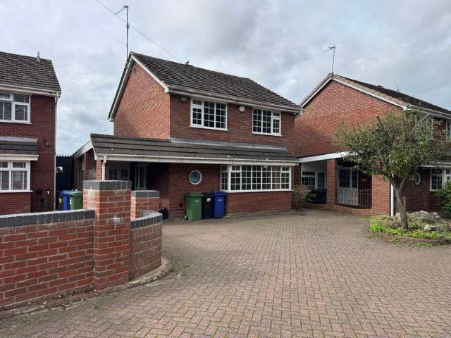 4 bed house to rent