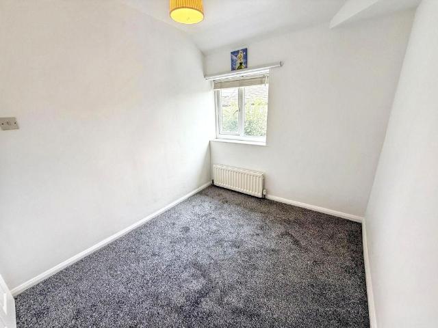 4 bed house to rent