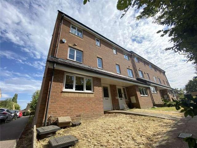 4 bed house to rent