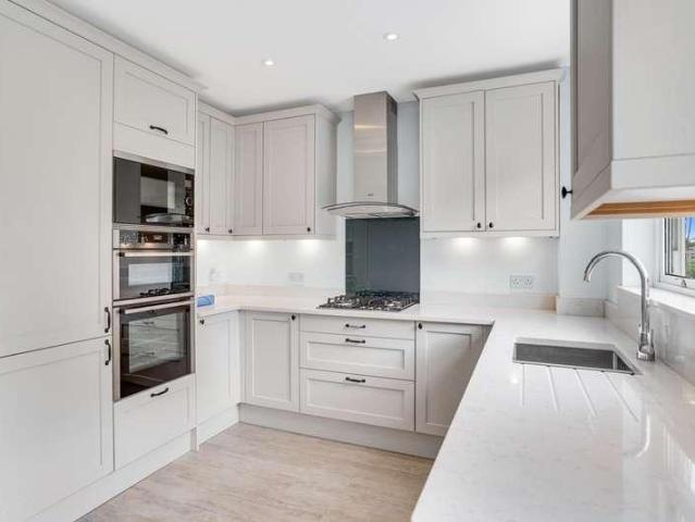 4 bed house to rent