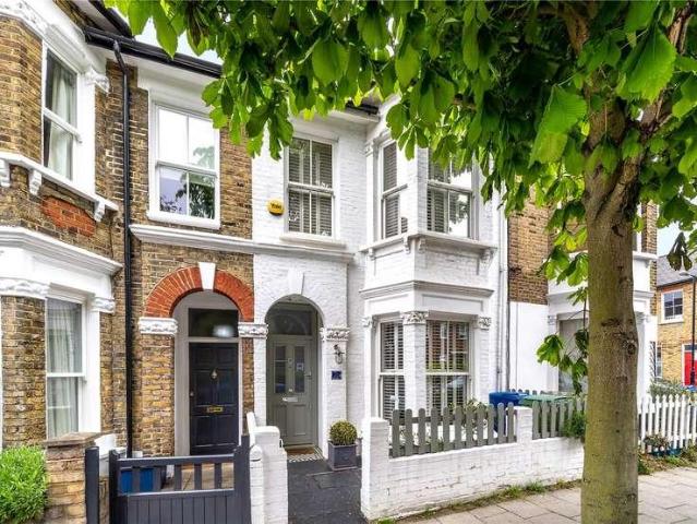 4 bed house to rent