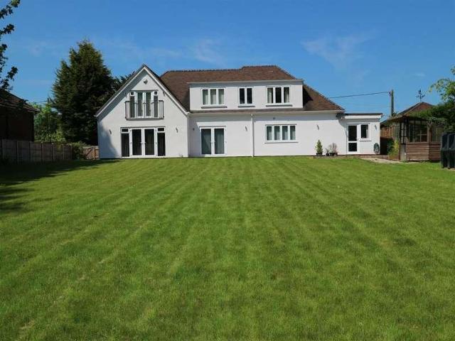 4 bed house to rent