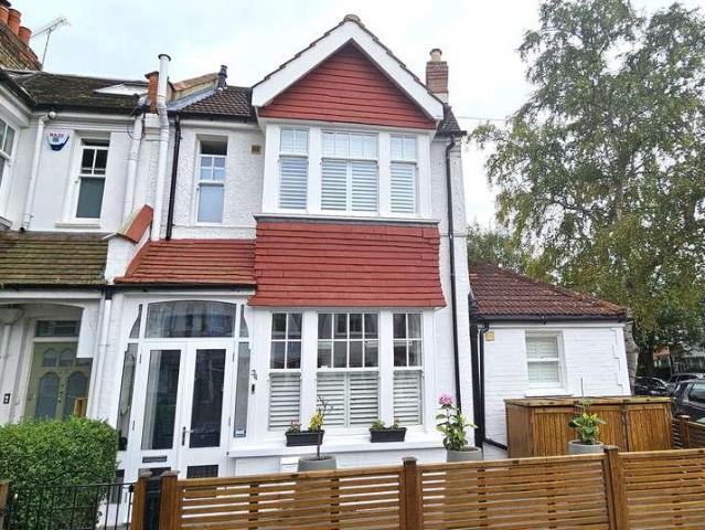 4 bed house to rent