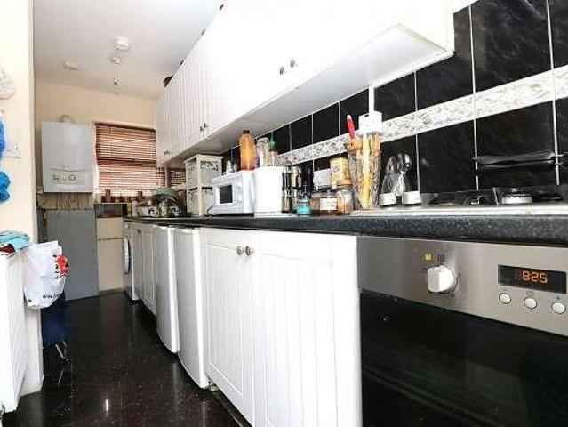 4 bed house to rent