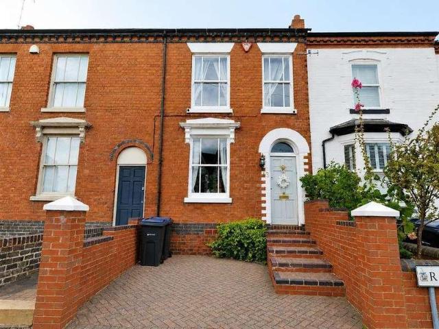 4 bed house to rent