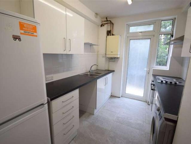 4 bed house to rent