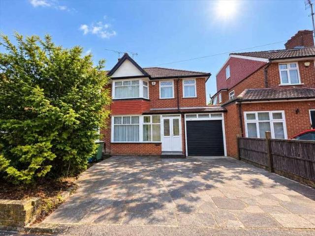 4 bed house to rent