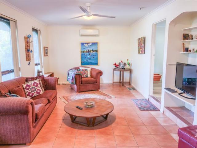 4 Bed House with Inground Pool