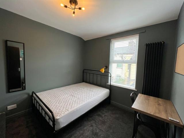 4 Bed House Close to City Centre Available Now!