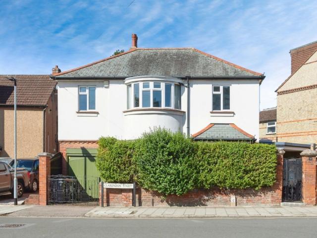 4 bed House Detached for Rent