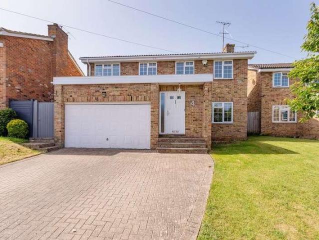 4 bed house for sale