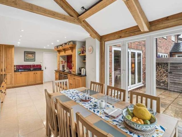 4 bed house for sale