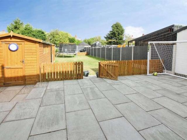 4 bed house for sale