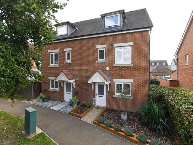 4 bed house for sale