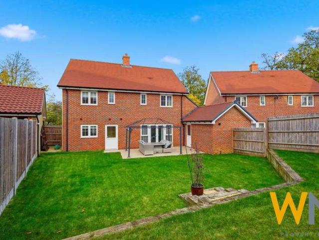4 bed house for sale
