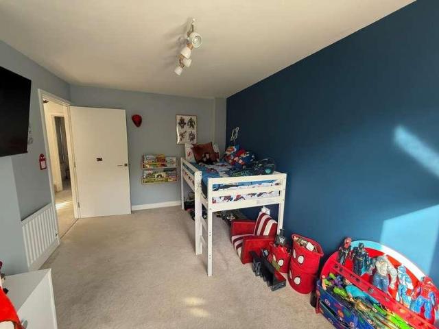 4 bed house for sale