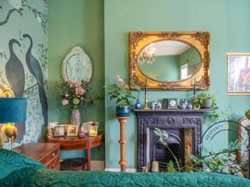 4 bed house for sale