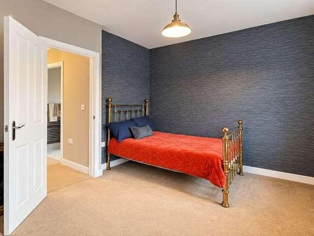 4 bed house for sale