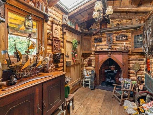 4 bed house for sale