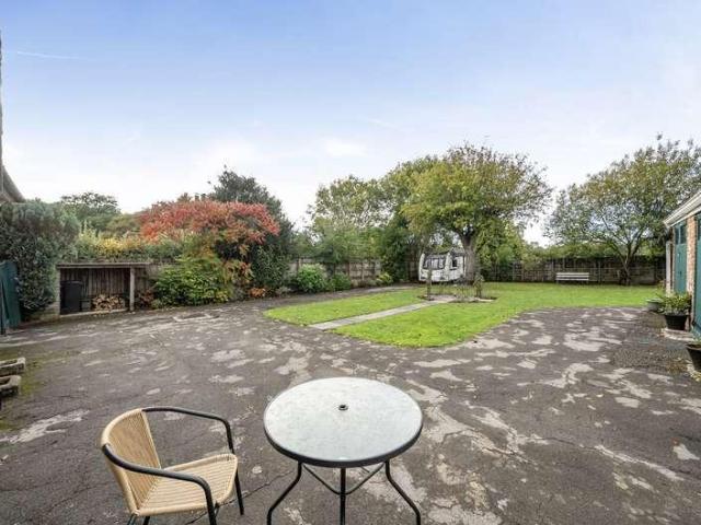 4 bed house for sale