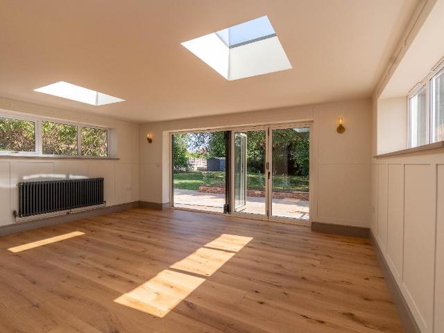 4 bed house for sale
