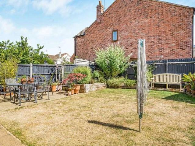 4 bed house for sale